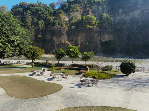 The Kosi river flows right beside the resort