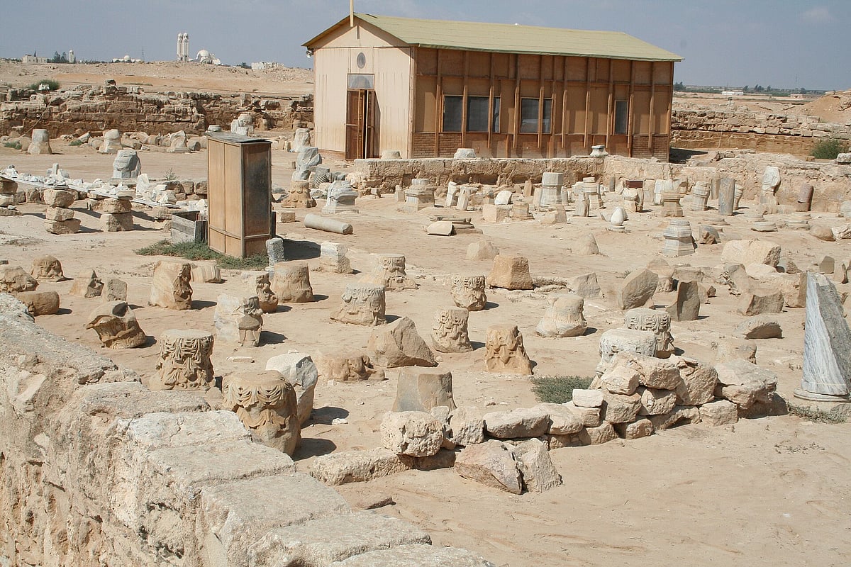 Einsamer Schütze/Wiki Comons : Ruins of the ancient monastery at  Abu Mena