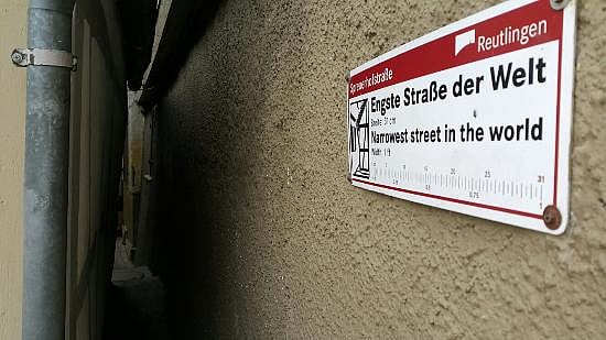 Tripadvisor : Spreuerhofstrasse measures just 31 centimetres at its narrowest point.