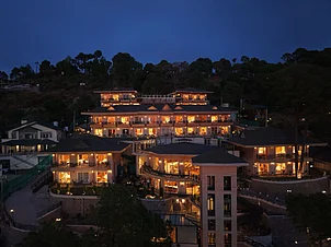 Supplied : Treetop by Eight Continents – RoyalPine Kasauli
