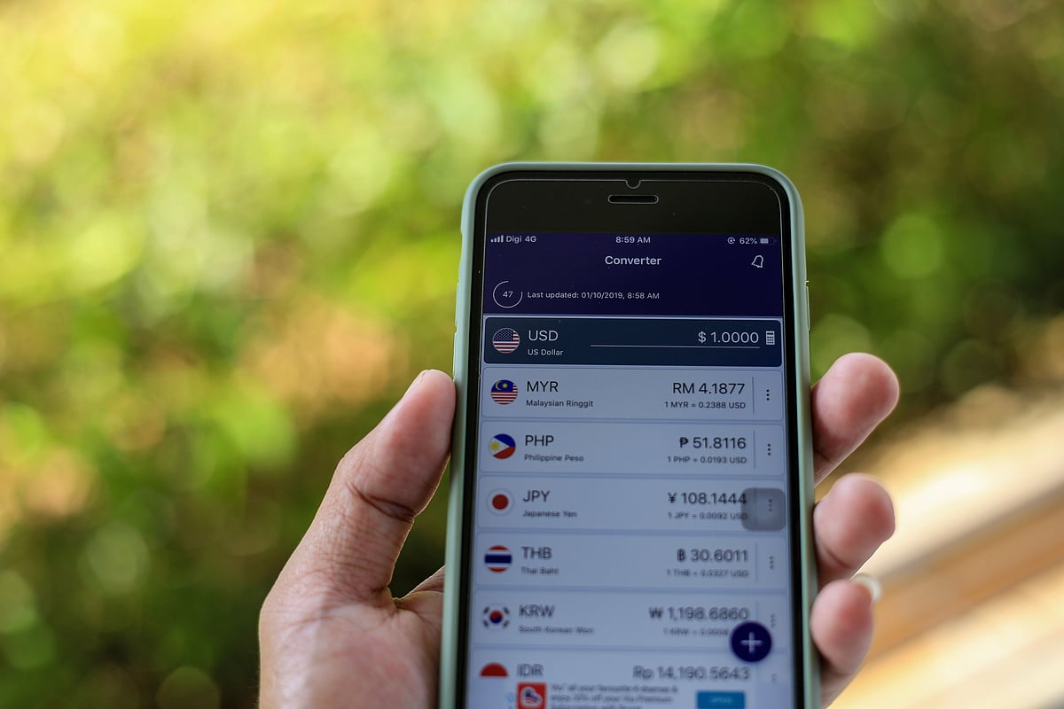 XE Currency allows travellers to convert prices offline using saved exchange rates