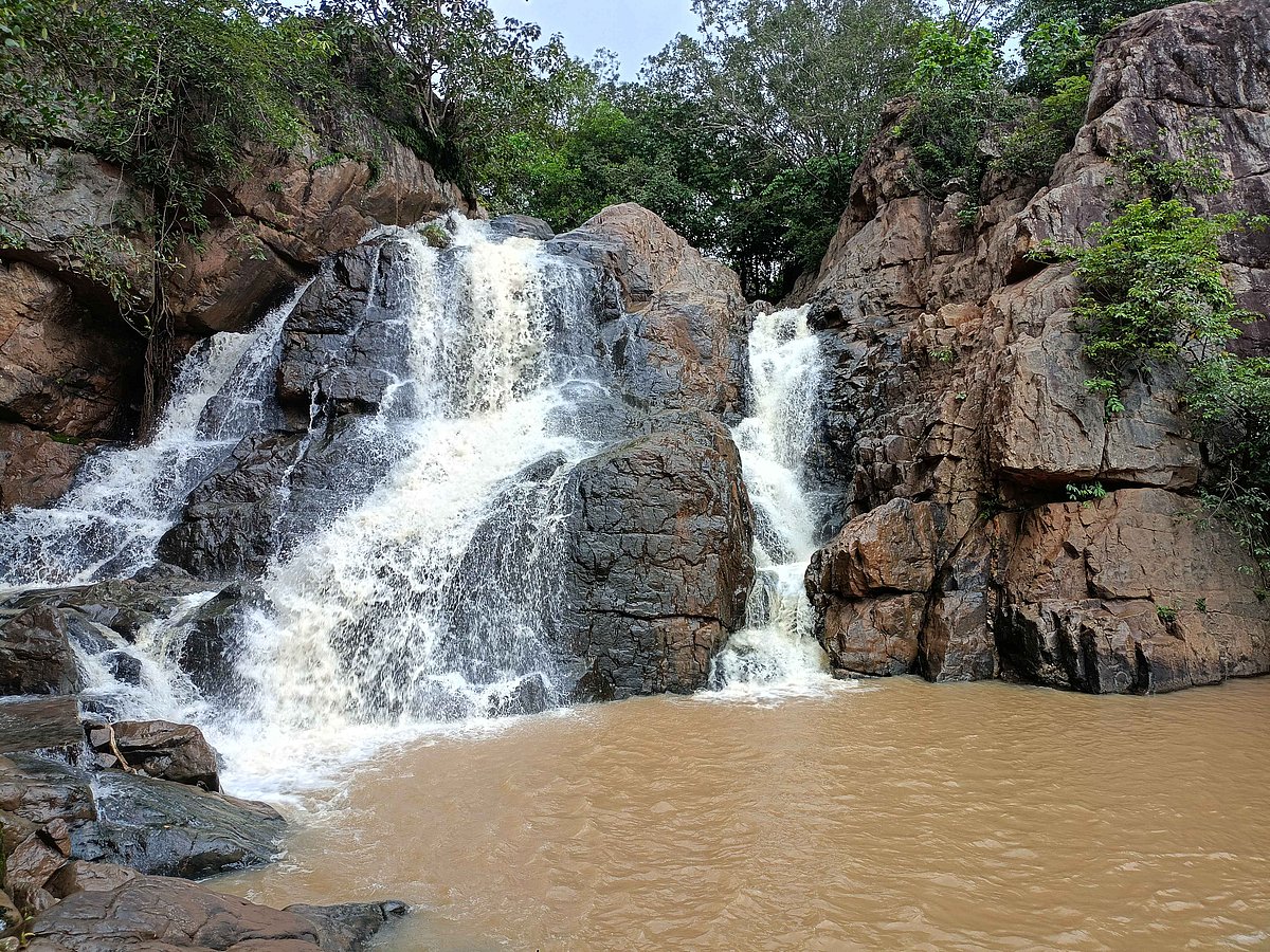 Sanaghagra Falls