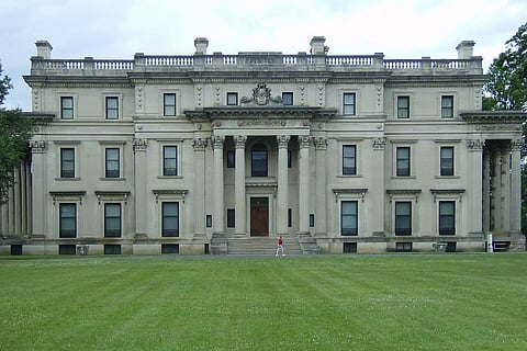 Exterior of the Vanderbilt Mansion 