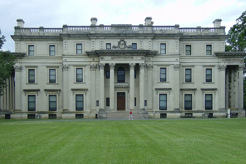 Exterior of the Vanderbilt Mansion