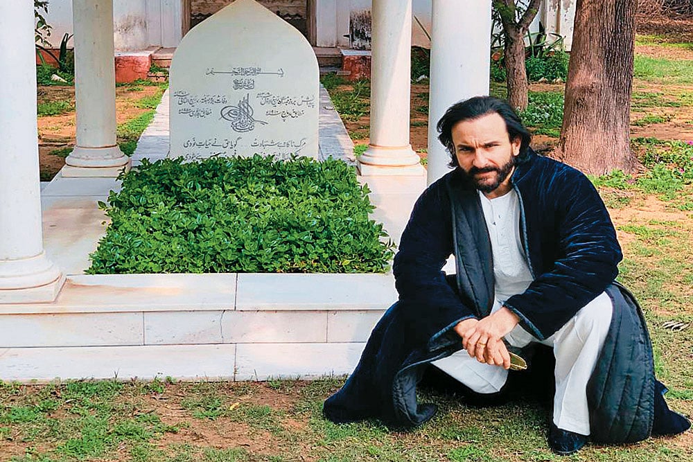 Khan at his grandfather, Iftikhar Ali Khan Pataudi’s grave