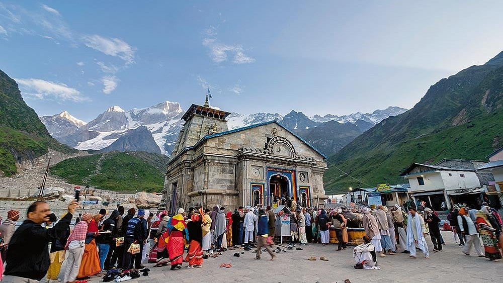 Shutterstock : Kedarnath sees massive crowds of devotees every year