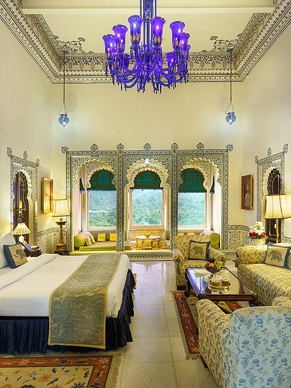Deposit Photos : Royal experience in hotels