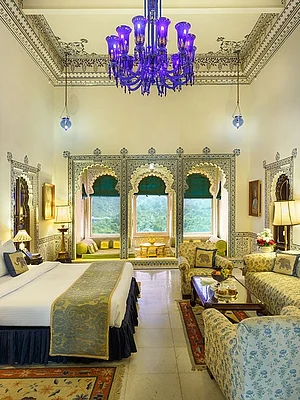 Deposit Photos : Royal experience in hotels