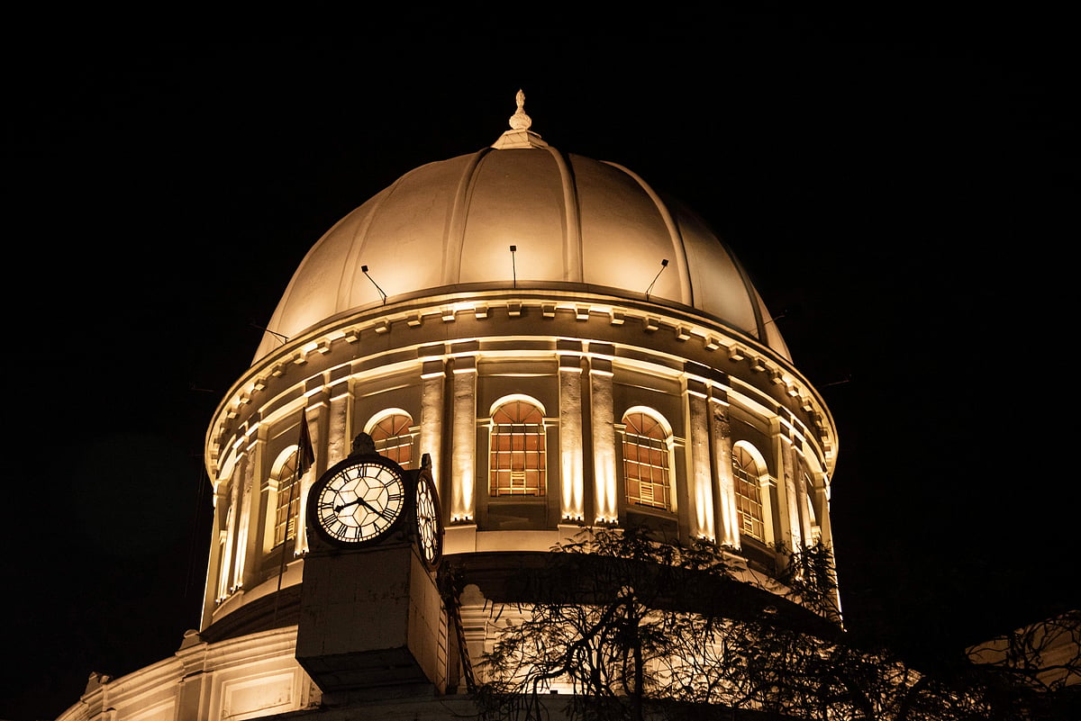 Mudar Patherya : The illuminated dome and clock at General Post Office, Kolkata