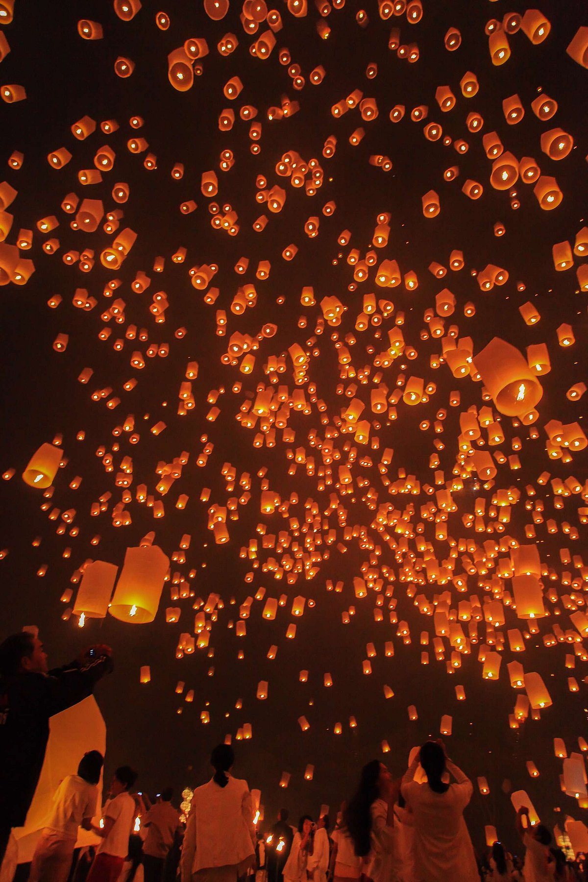 Shutterstock : Yi Peng Lantern Festival, Thailand