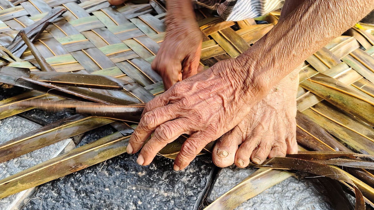 Making roofing panels with coconut leaves