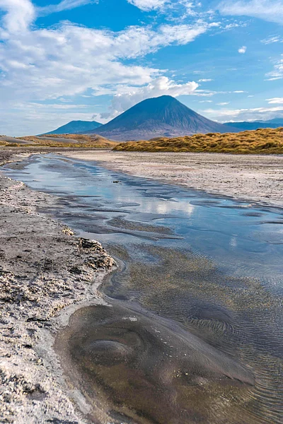 Shutterstock : Ol Doinyo Lengai, Tanzania