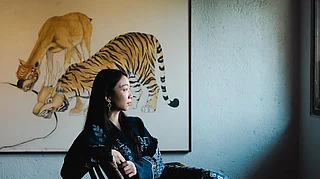 Images Credit: Instagram/@awkeek/@naturemorte_india : Artist Zimbiri at Nature Morte Mumbai gallery (Dhanraj Mahal)