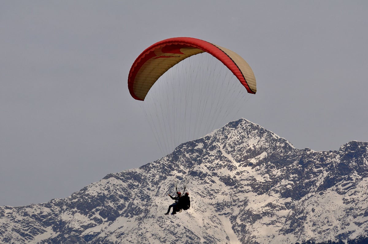 Flickr: Amit Rawat : Paragliding in Bir Billing