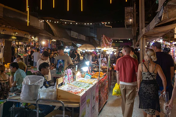 Shutterstock : Bangkoks Chatuchak Market