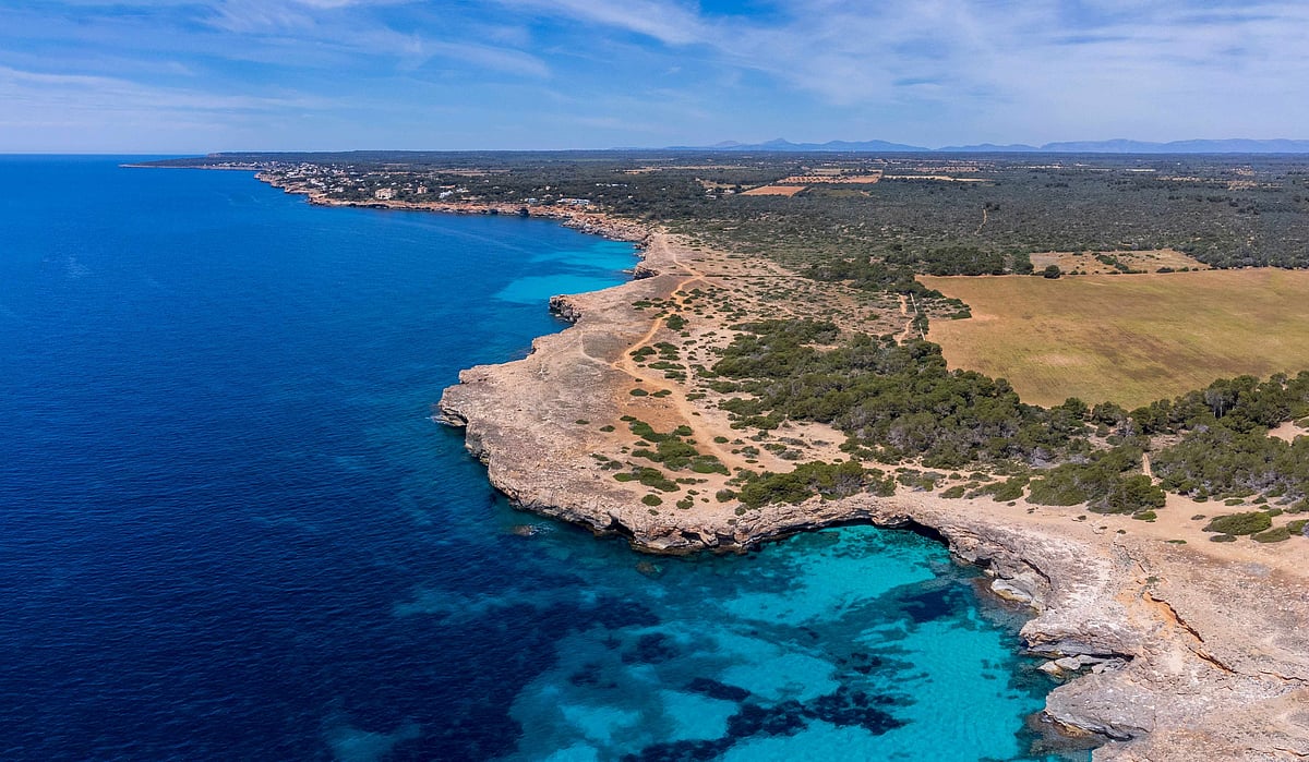Shutterstock : The Natura 2000-protected coastline at Cap Enderrocat–Cap Blanc in Mallorca, Spain
