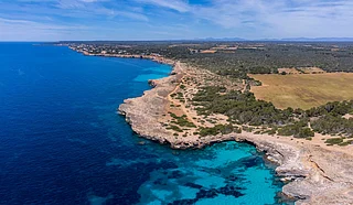 Shutterstock : The Natura 2000-protected coastline at Cap Enderrocat–Cap Blanc in Mallorca, Spain