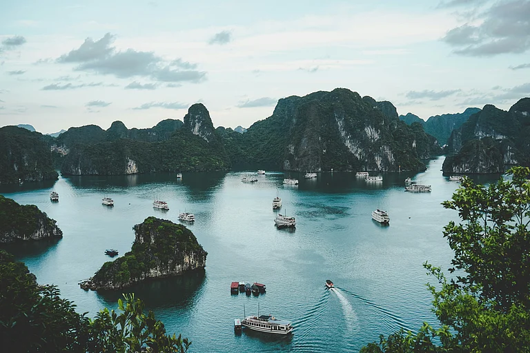 Hạ Long, Vietnam - Unsplash