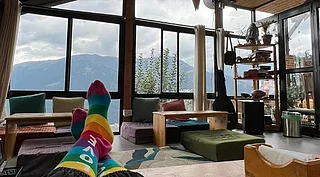 Instagram: @glampeco : GlampEco in Manali brings together eco-friendly glamping, mountain views and immersive outdoor experiences.