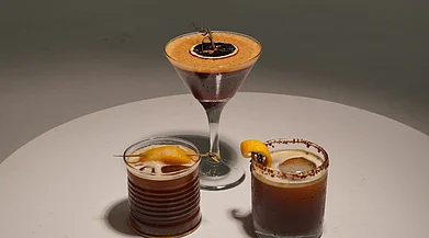 Shutterstock : An easy-to-make coffee cocktail that will spruce up your days