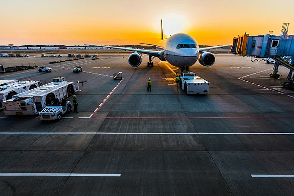 Unsplash : Australia is introducing QR-based digital passenger cards, allowing international travellers to complete arrival declarations online before landing for a faster airport experience.