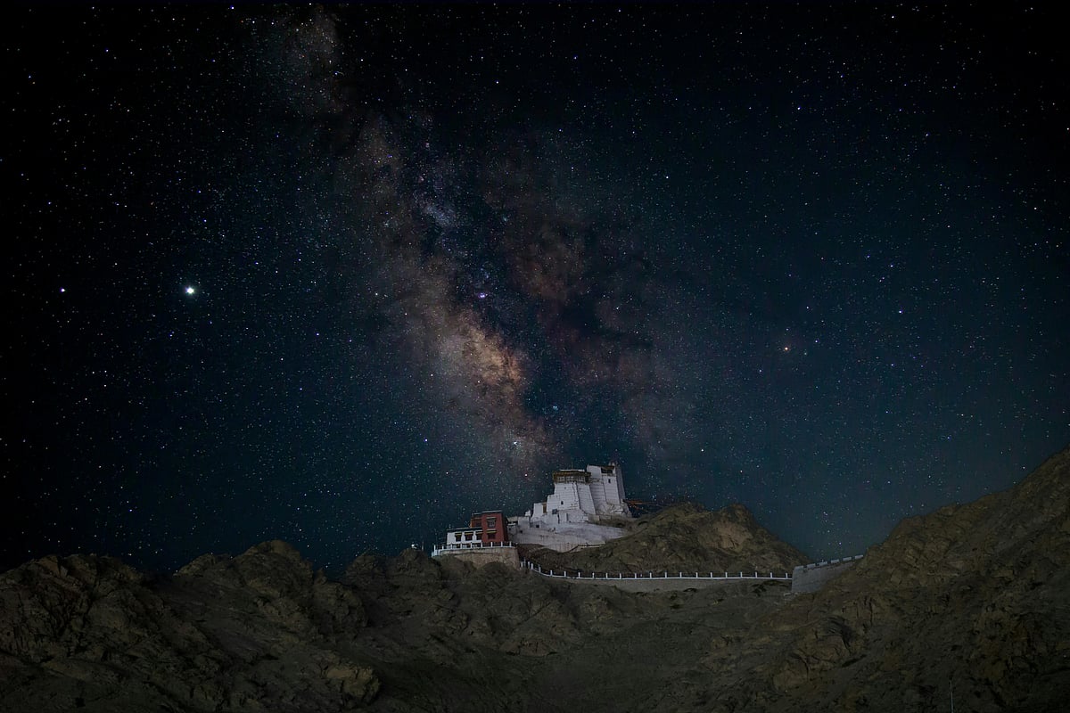 Unsplash : Ladakhs night sky offers exquisite views of the meteor showers