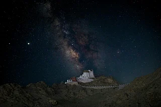 Unsplash : Ladakhs night sky offers exquisite views of the meteor showers