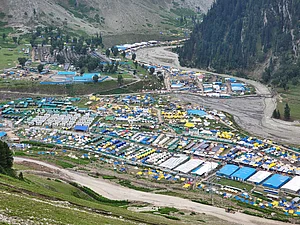 Shutterstock : The base camp for Amarnath at Baltal