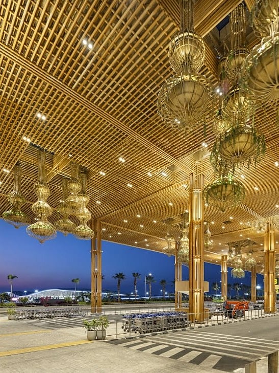 Supplied : 18 years, 400+ million passengers, and an airport that has transformed into a destination in itself