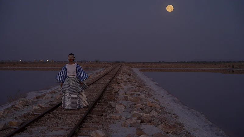 The exhibition connects Jaipur’s history with contemporary questions around resources, borders, ecology and colonial extraction