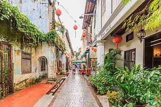 Shutterstock : Concubine Lane in Ipohs historic Old Town