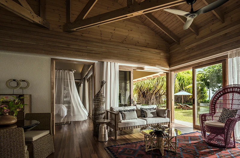 The villa’s layout encouraged indoor-outdoor living, with generous space, natural materials