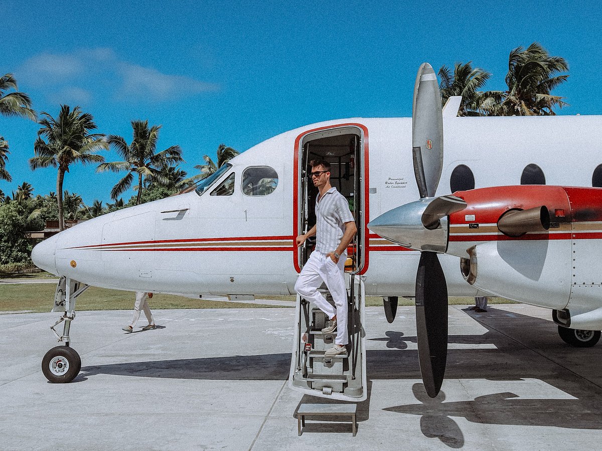 Reaching Desroches involved a short domestic flight southwest from Mahé, offering sweeping views of Seychelles turquoise waters