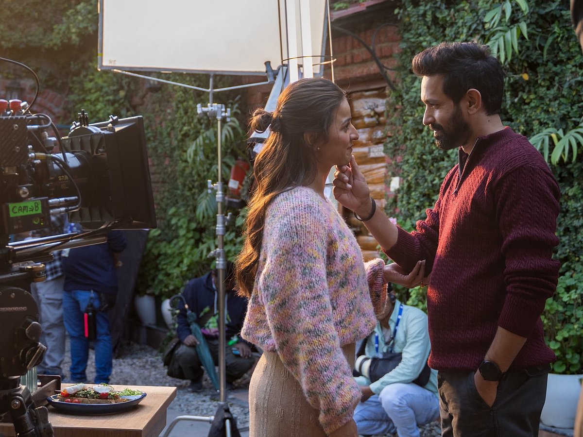 Vikrant Massey (Chander) and Mahima Makwana (Preeti) during the shoot