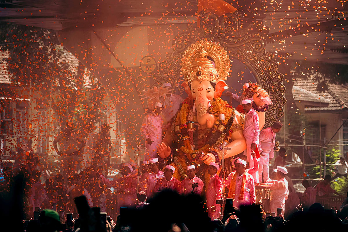 Shutterstock : Devotees gather for Ganesh Visarjan in Mumbai (For Representational Use Only)