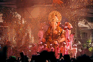 Shutterstock : Devotees gather for Ganesh Visarjan in Mumbai (For Representational Use Only)