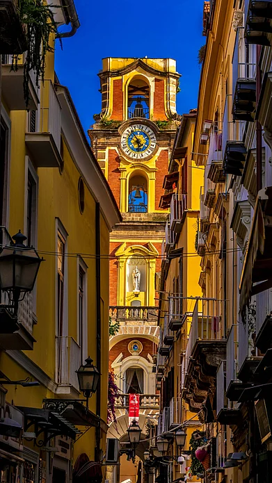 Unsplash : Colourful Buildings from around the World
