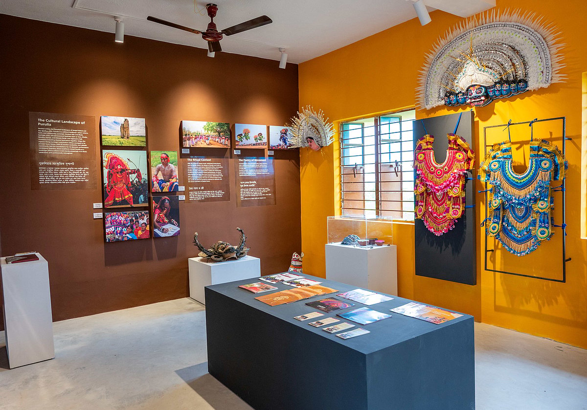 The museum features Purulia, Seraikela, Mayurbhanj and Kharsawan Chhau, showing how the four traditions differ in masks, costumes, instruments and performance