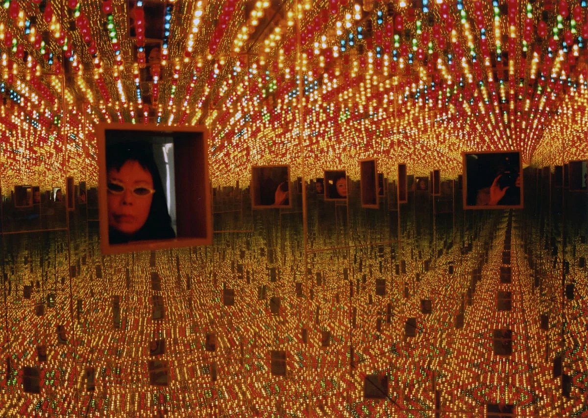 Infinity Mirrored Room—Love Forever