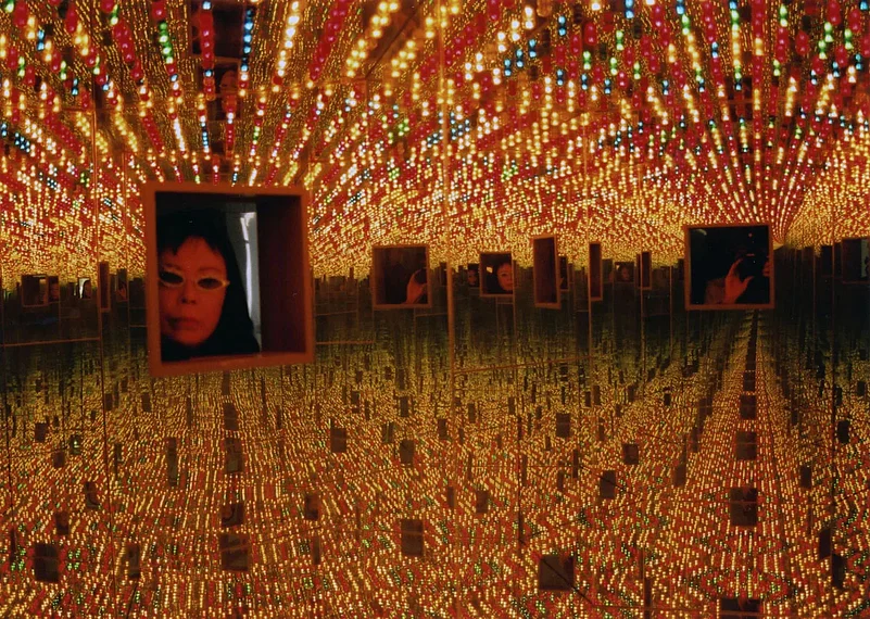Infinity Mirrored Room—Love Forever
