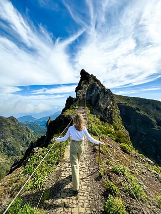 Shutterstock : Pico do Arieiro to Pico Ruivo, Madeira