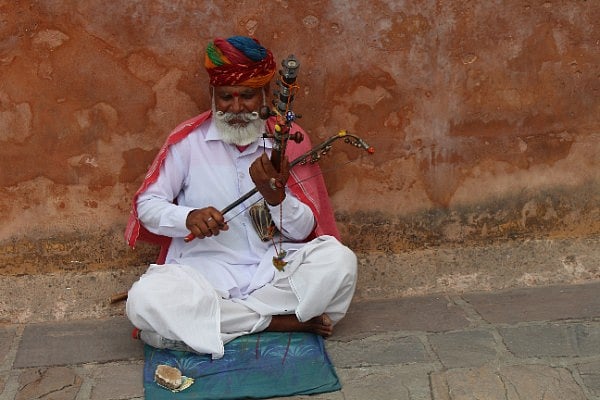 A Rajasthani musician playing the traditional Ravanahatha