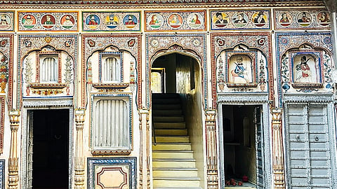 Shekhawati haveli with intricate frescoes in Rajasthan