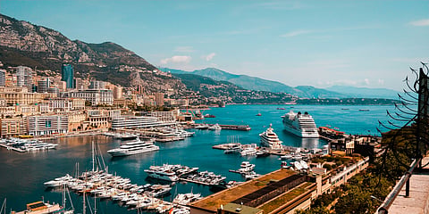 With its compact city limits, Monte Carlo’s major attractions can be explored on foot in around 36 minutes