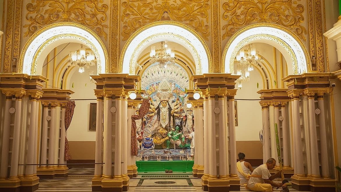 Instagram/
krishnendh__rs : Durga Puja at Ramgopal Sahas residence