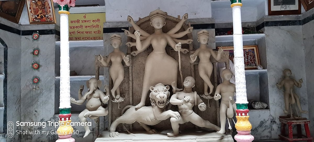 Durga idol at Shib Krishna Daw Bari