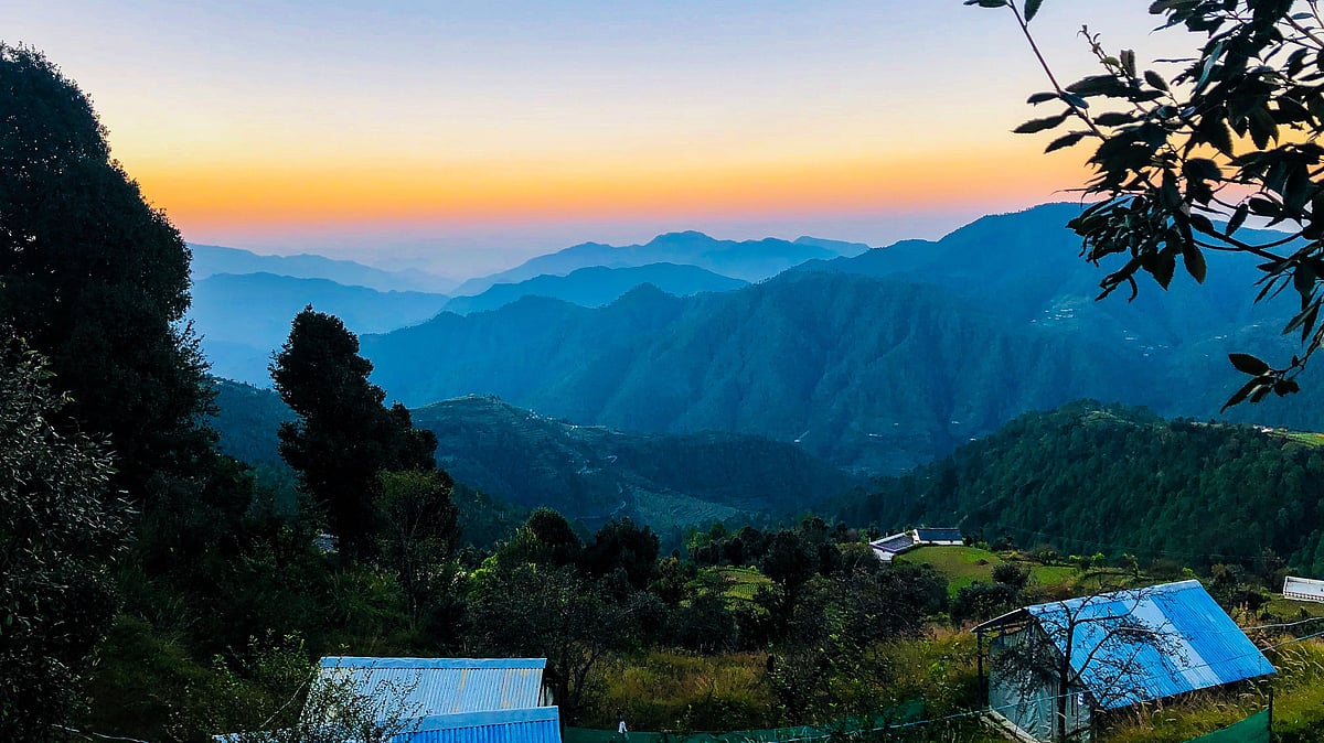 Shakti om/Shutterstock : Dawn in Kanatal