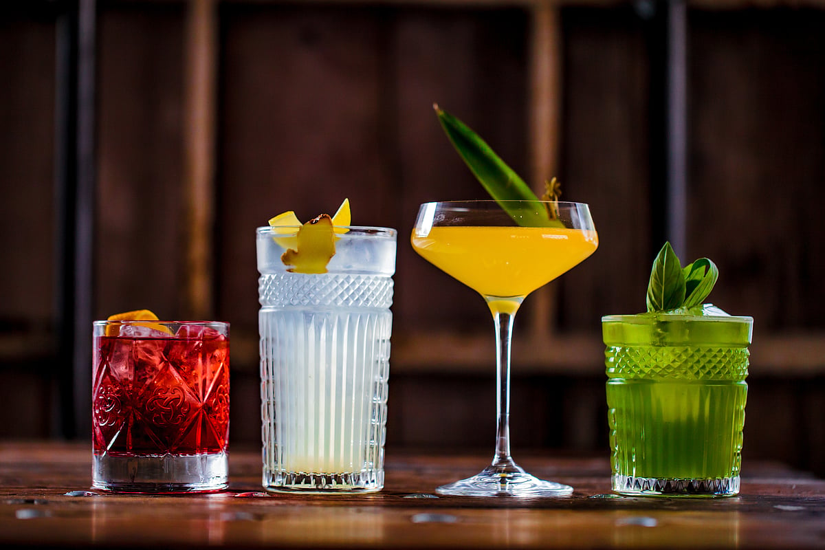 Shutterstock  : Reasons why your cocktails are poured in specific kinds of glasses  