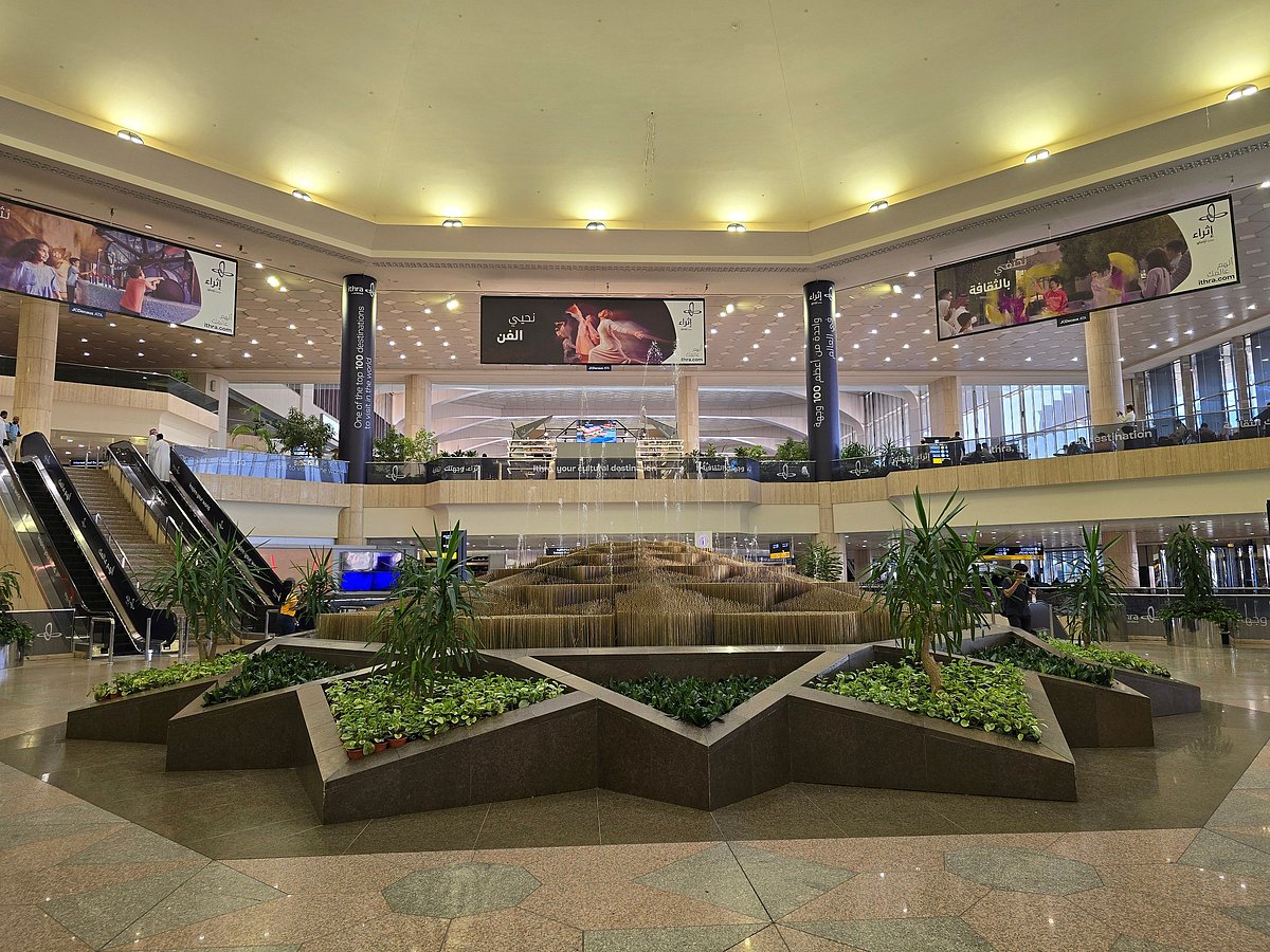 Shutterstock : King Fahd International Airport is the largest in the world
