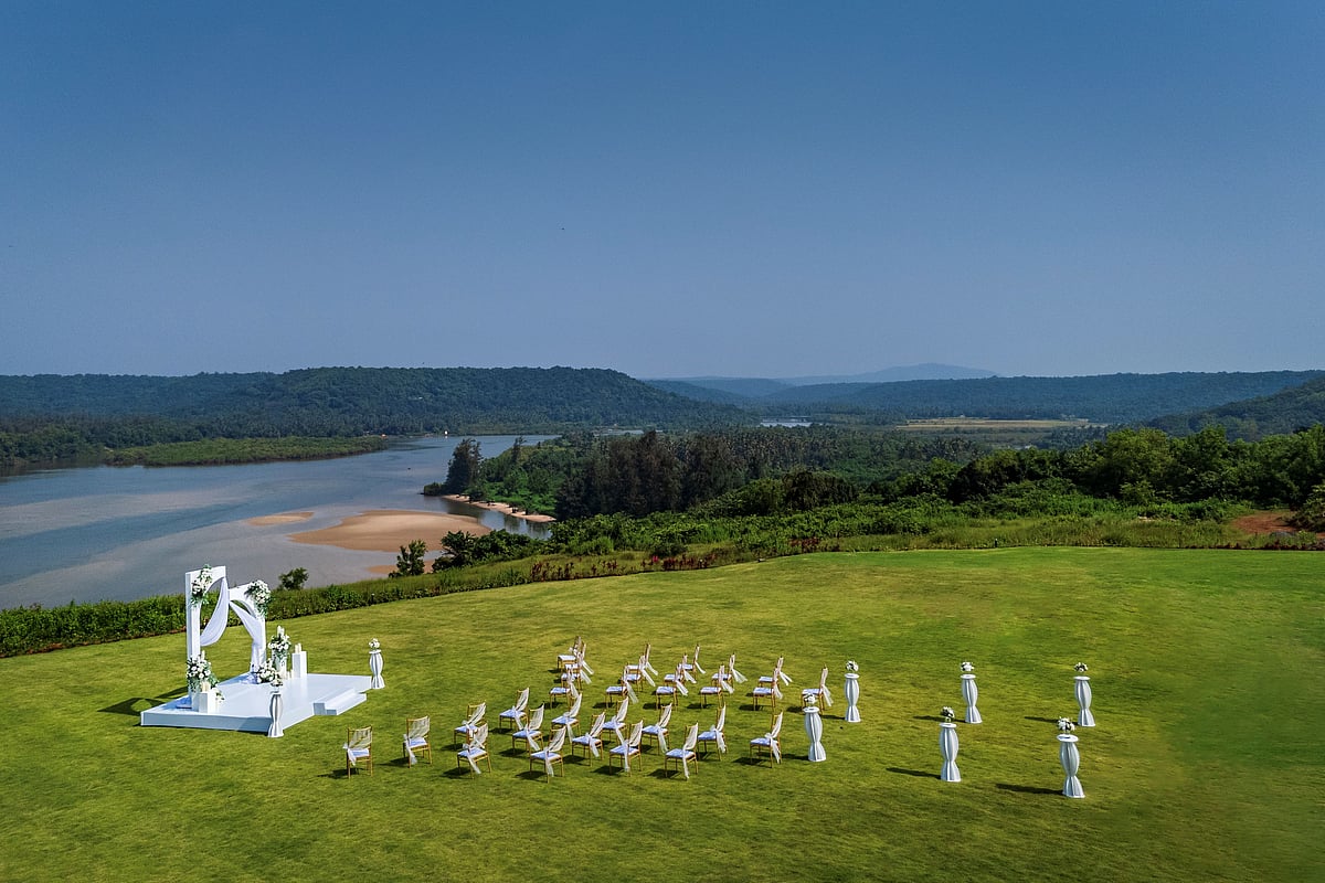 Say I do with spectacular views at Araqila